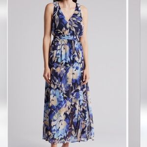 Nwt! Lovestitch Floral Smoked  Maxi Dress In Navy/ Light Blue